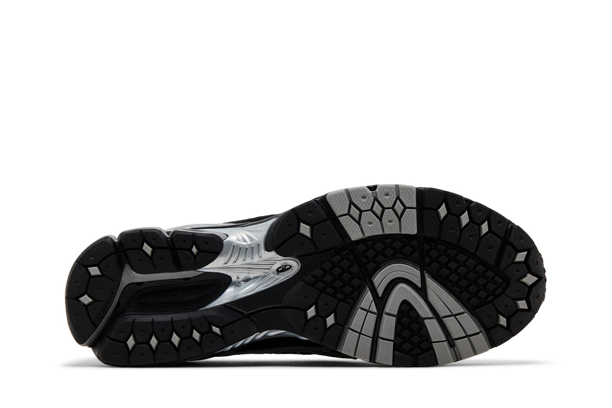 Buy 1906L 'Silver Metallic Black' - U1906LOC | GOAT CA