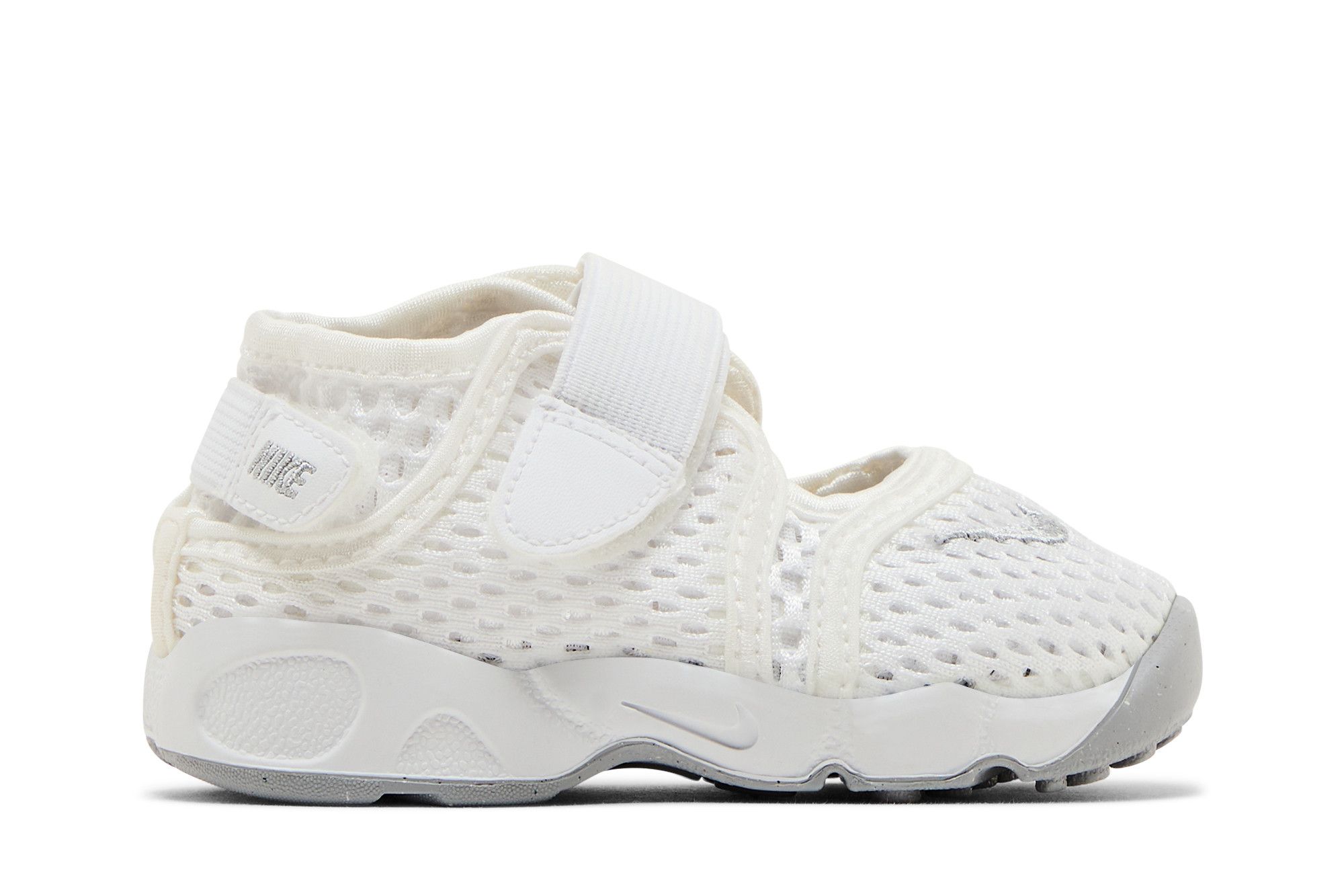 white nike rifts infants