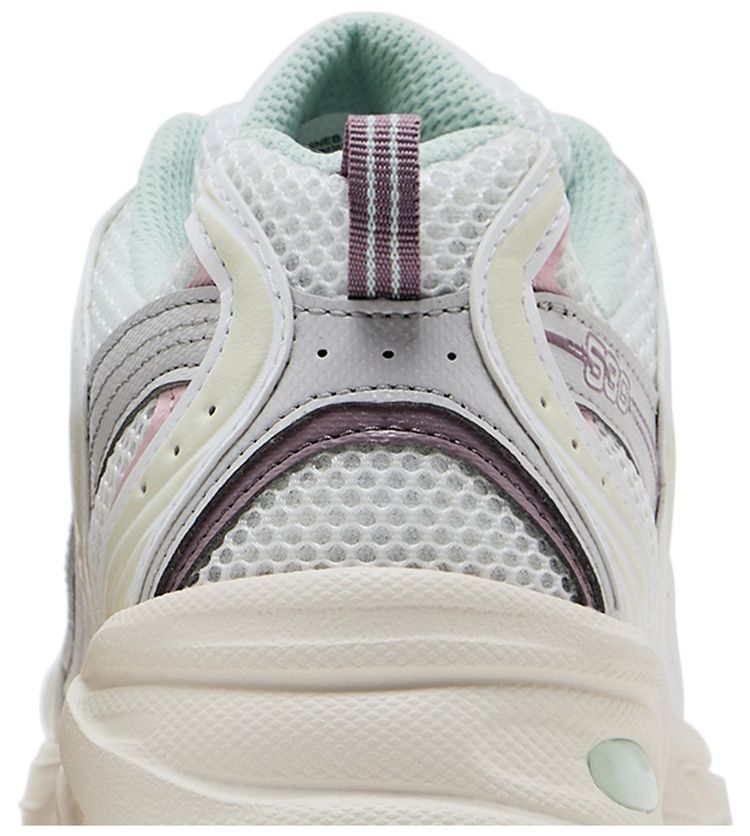 New Balance 530 Sea Salt Ice Wine