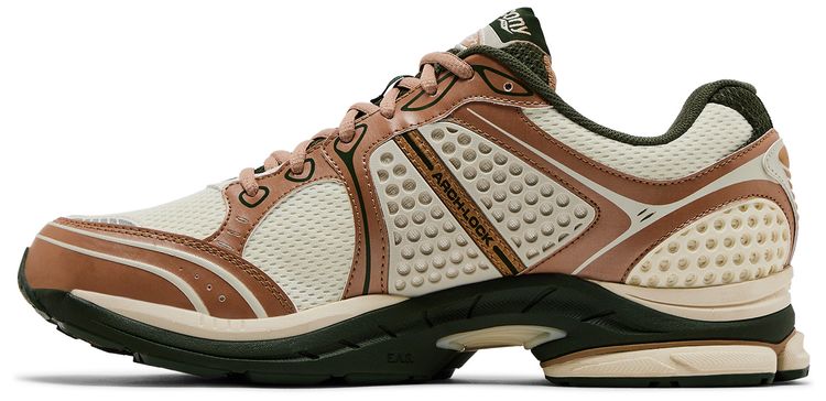 ProGrid Triumph 4 Saucony  Friends