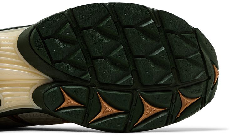ProGrid Triumph 4 Saucony  Friends