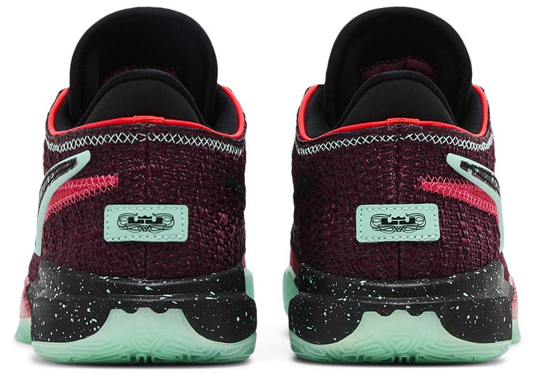 Nike LeBron 20 SE GS Night Maroon