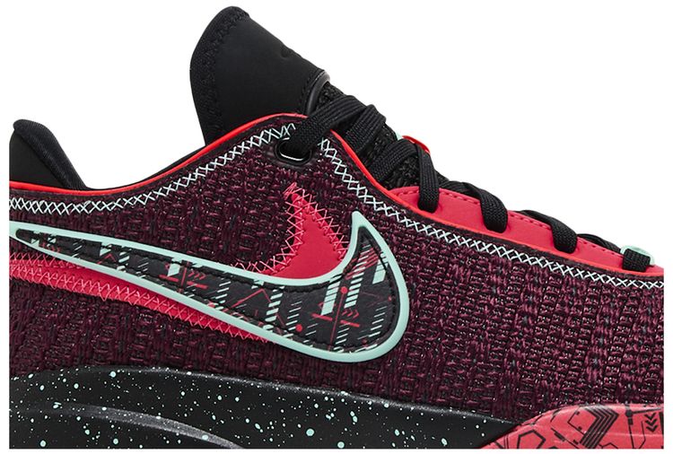 Nike LeBron 20 SE GS Night Maroon