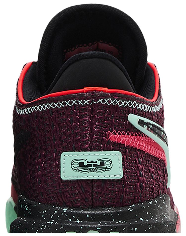 Nike LeBron 20 SE GS Night Maroon