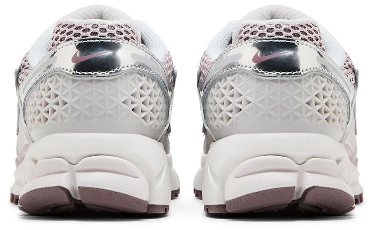 Nike Wmns Air Zoom Vomero 5 Chrome Platinum Violet