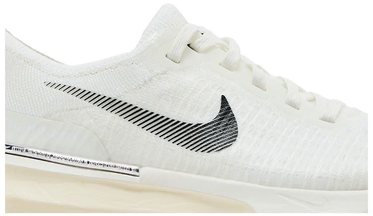 Nike Wmns ZoomX Invincible 3 Extra Wide Summit White Black
