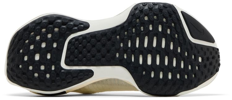 Nike Wmns ZoomX Invincible 3 Extra Wide Summit White Black