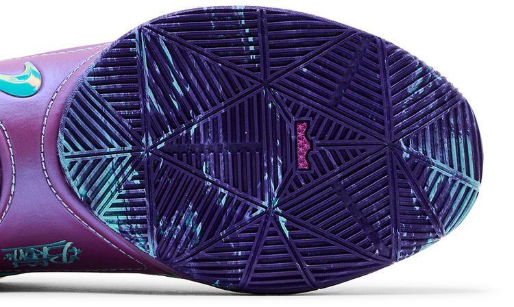 LeBron 22 Frozen Grapes