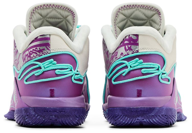 LeBron 22 Frozen Grapes