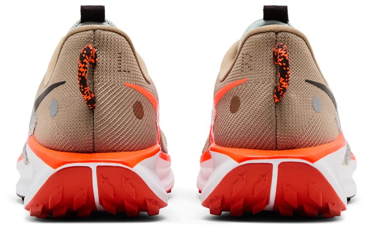 Nike Pegasus Trail 5 GS Khaki Hyper Crimson