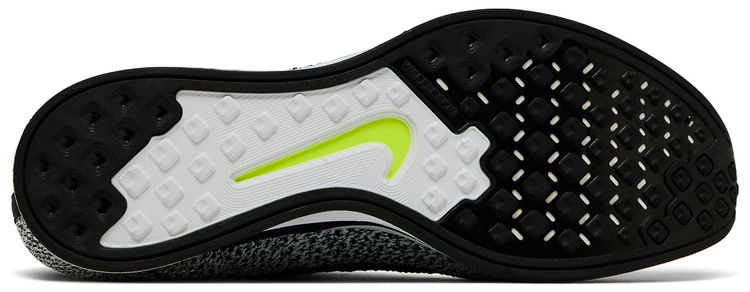 Nike Flyknit Racer Oreo 10