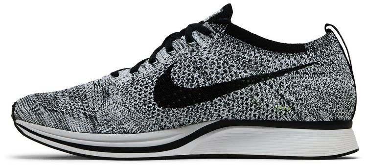 Nike Flyknit Racer Oreo 10