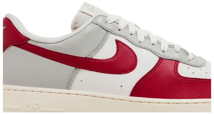 Nike Air Force 1 07 LV8 Gym Red Toe