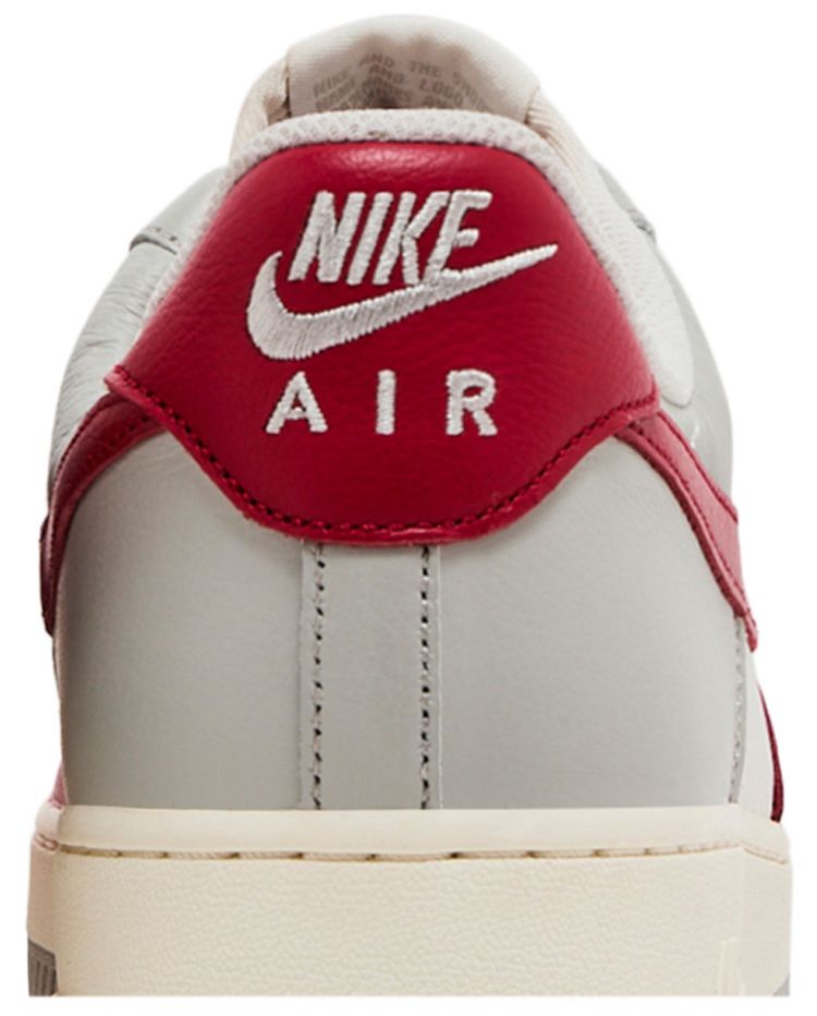 Nike Air Force 1 07 LV8 Gym Red Toe