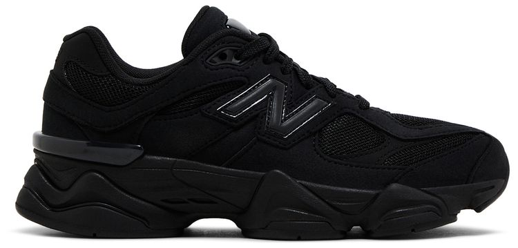 9060 Big Kid Triple Black Suede