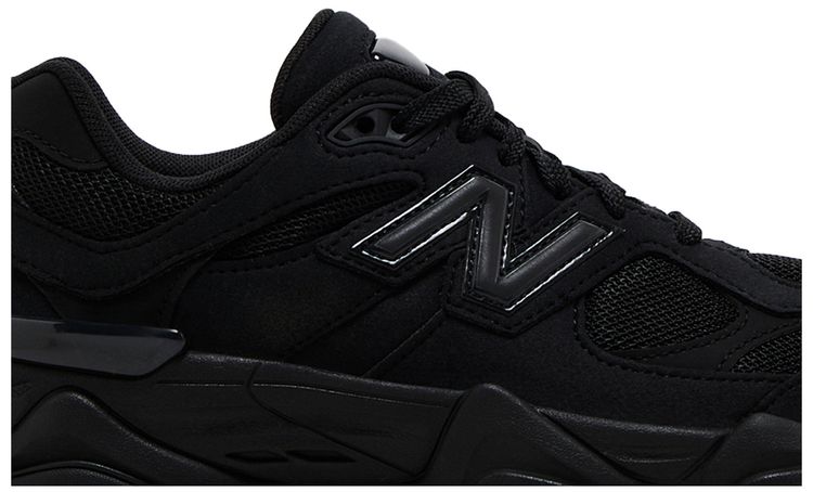 9060 Big Kid Triple Black Suede