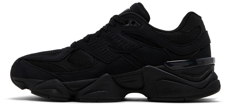 9060 Big Kid Triple Black Suede