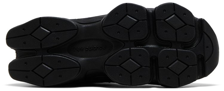 9060 Big Kid Triple Black Suede