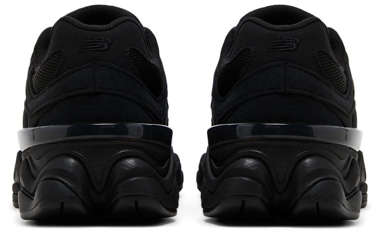 9060 Big Kid Triple Black Suede