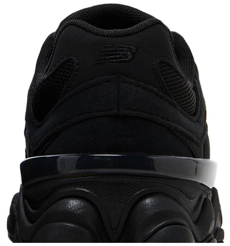 9060 Big Kid Triple Black Suede