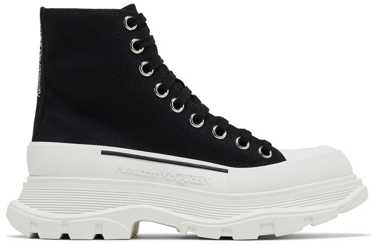 Alexander McQueen Wmns Tread Slick Boots Black White