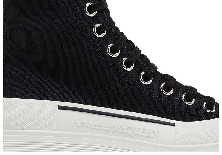 Alexander McQueen Wmns Tread Slick Boots Black White