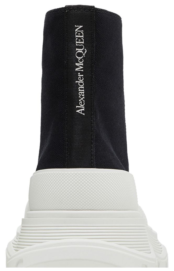 Alexander McQueen Wmns Tread Slick Boots Black White
