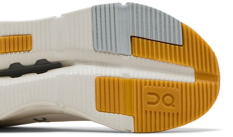 ON Cloudnova Form 2 White Ivory