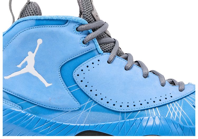 Air Jordan 2012 Deluxe UNC