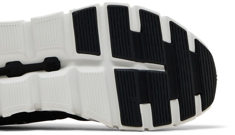 ON Wmns Cloud 6 Black White