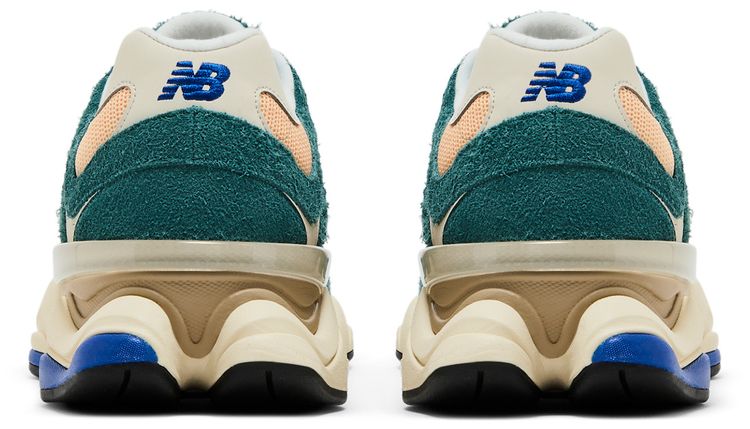 New Balance 9060 New Spruce Peach Blossom