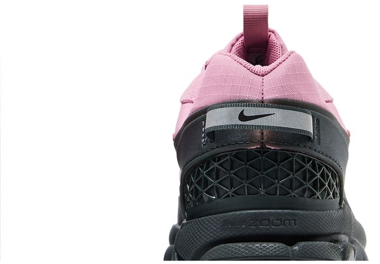 Wmns Zoom Vomero Roam Elemental Pink Anthracite