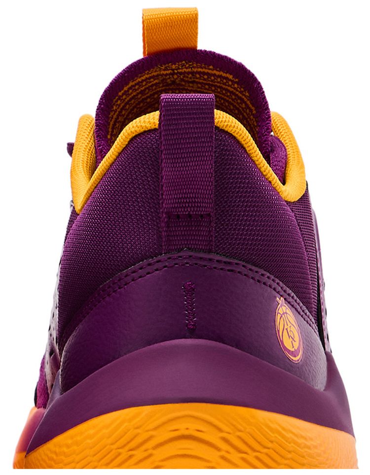 Kelsey Plum x Under Armour Wmns Flow Breakthru 5 Plum Pack