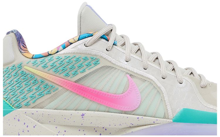 Titan x Nike Wmns Sabrina 2 Make Space