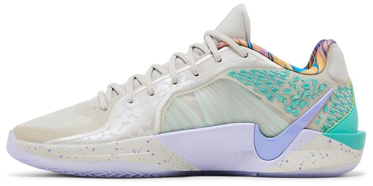 Titan x Nike Wmns Sabrina 2 Make Space