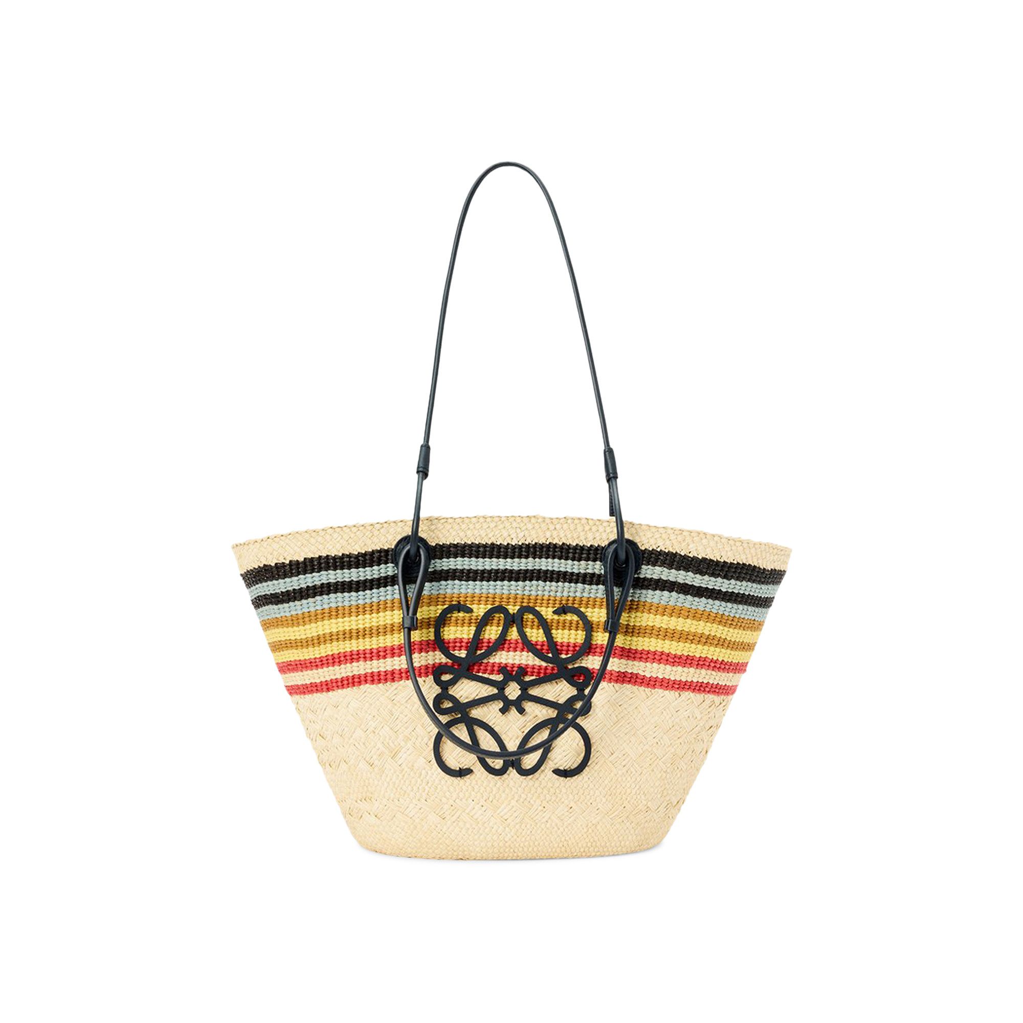 【LOEWE】ANAGRAM BASKET MEDIUM STRIPES◆A223T43X69 Medium Anagram basket in iraca palm and calfskin Beige - LOEWE