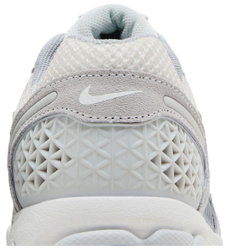 Nike Wmns Air Zoom Vomero 5 Pure Platinum