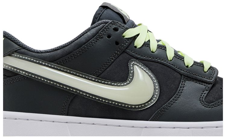 Nike Dunk Low GS Halloween   Glow In The Dark