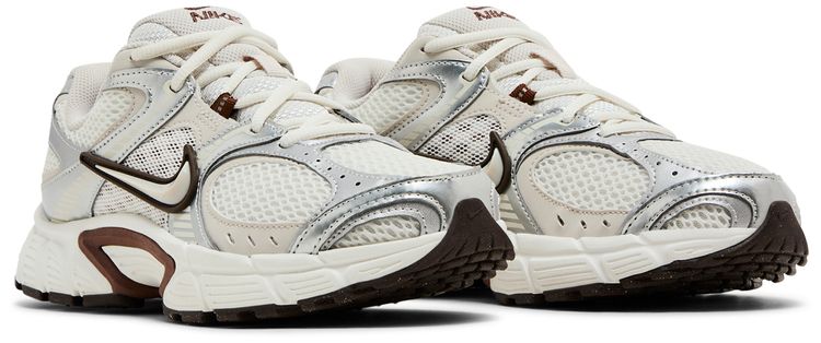 Nike Wmns V5 RNR Sail Fauna Brown