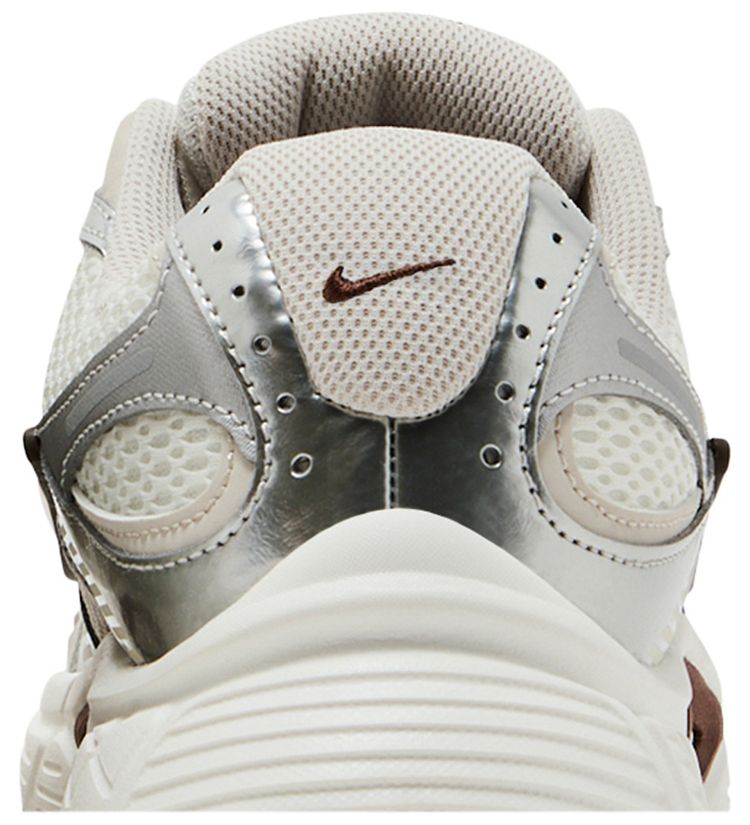 Nike Wmns V5 RNR Sail Fauna Brown