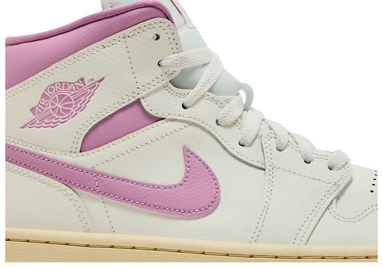 Wmns Air Jordan 1 Mid Strawberries  Cream