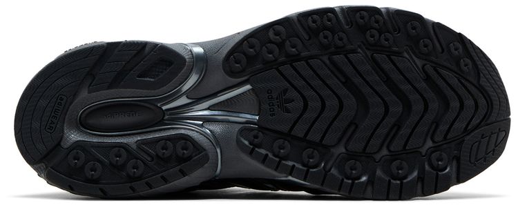 Taqwa Bint Ali x adidas Wmns Adistar Pose Iron Metallic