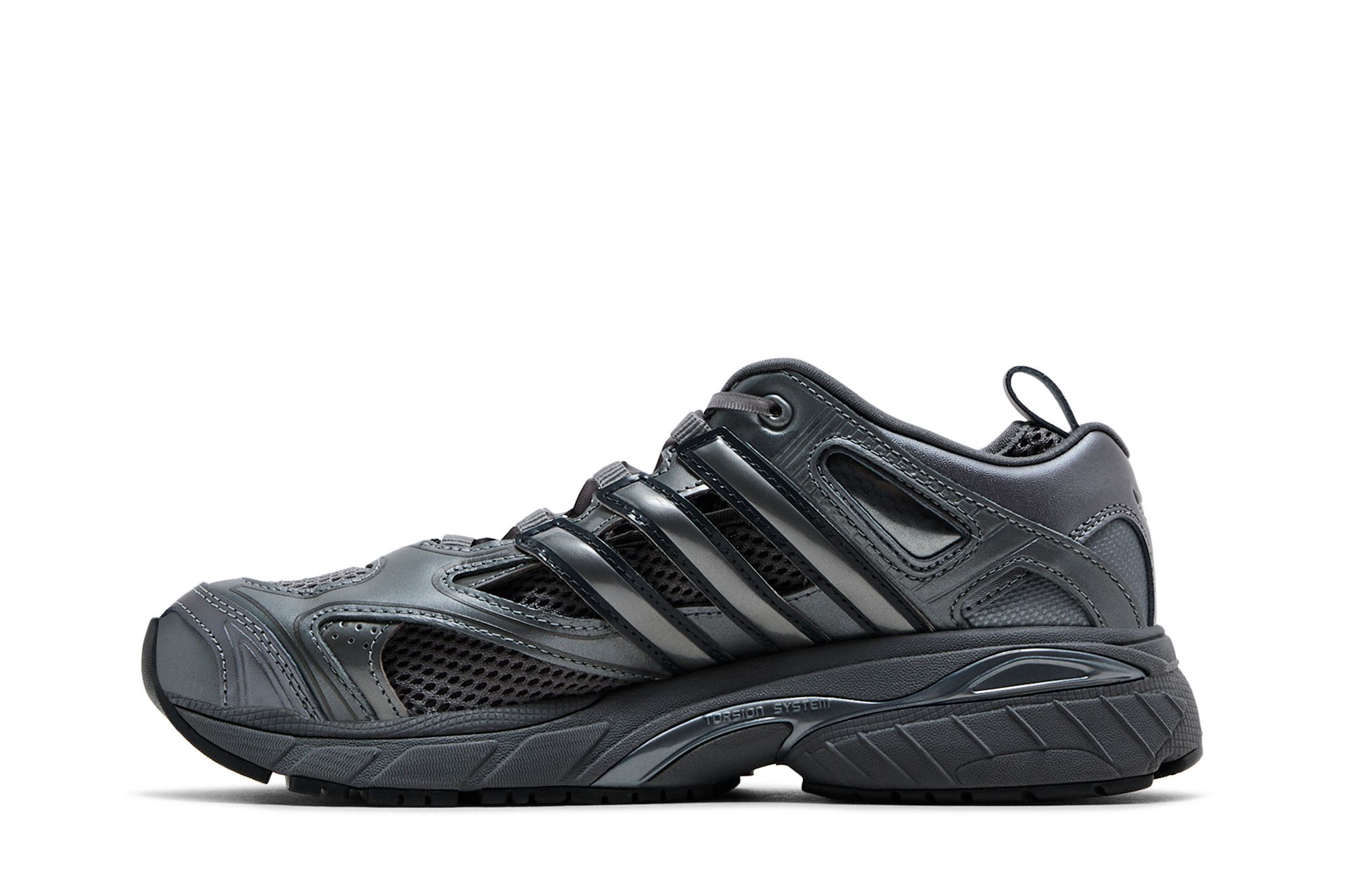 ◆コラボ◆TAQWA BINT ALI X ADIDAS ADISTAR POSE(W)◆正規品◆ ◇コラボ◇TAQWA BINT ALI X ADIDAS ADISTAR POSE(W)◇正規品