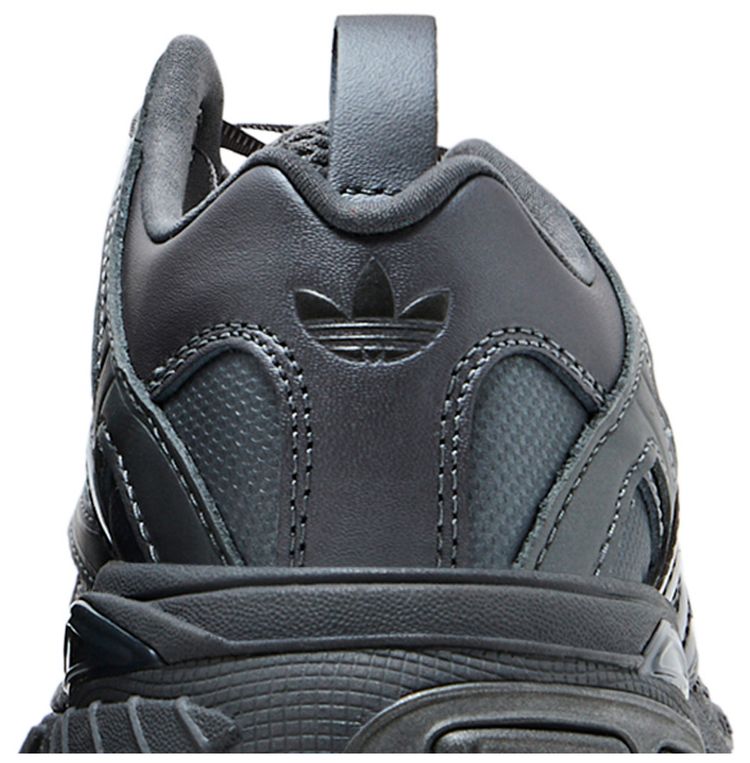 Taqwa Bint Ali x adidas Wmns Adistar Pose Iron Metallic