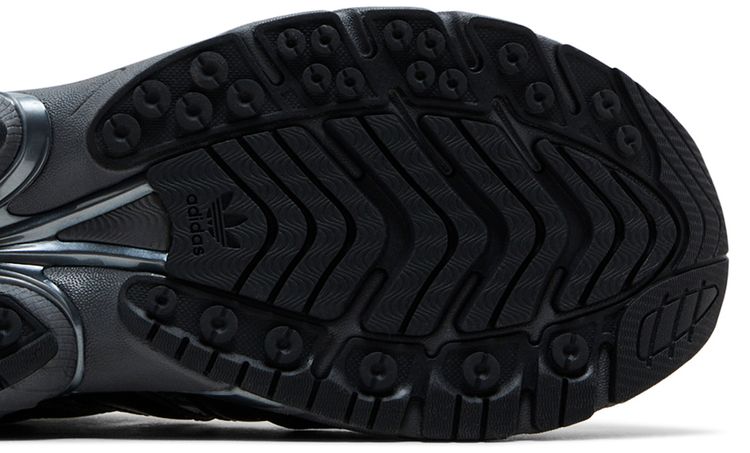 Taqwa Bint Ali x adidas Wmns Adistar Pose Iron Metallic