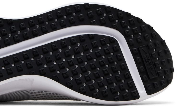 Nike Interact Run White Volt