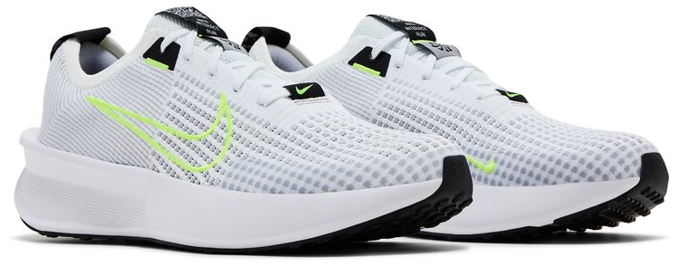 Nike Interact Run White Volt