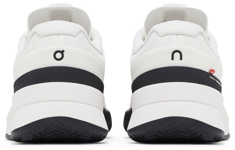 ON The Roger Pro 2 Clay White Black