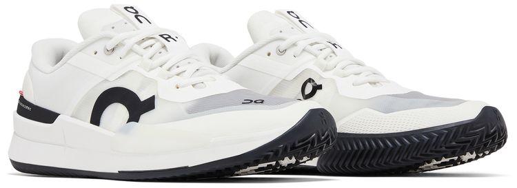 ON The Roger Pro 2 Clay White Black