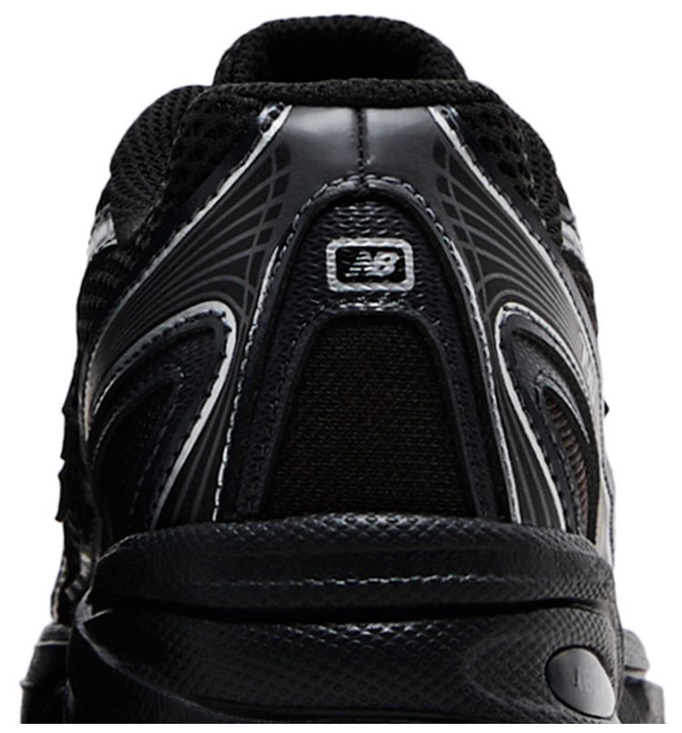 New Balance 740 Big Kid Black Silver Metallic